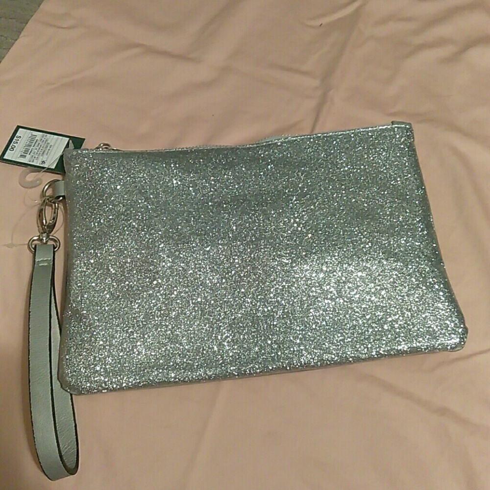 FREE Glitzy  Handbag + Gifts✌️